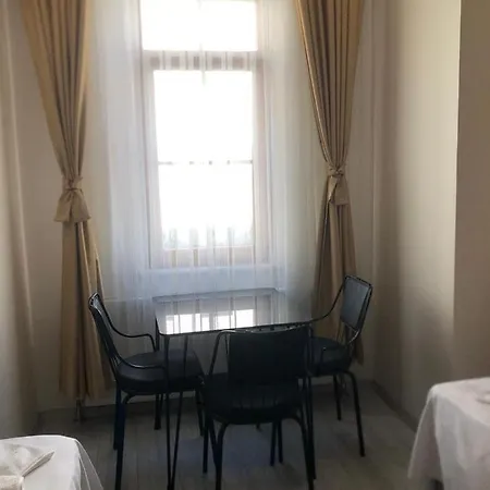 מלון דירות Halil Bey Konagi 3*